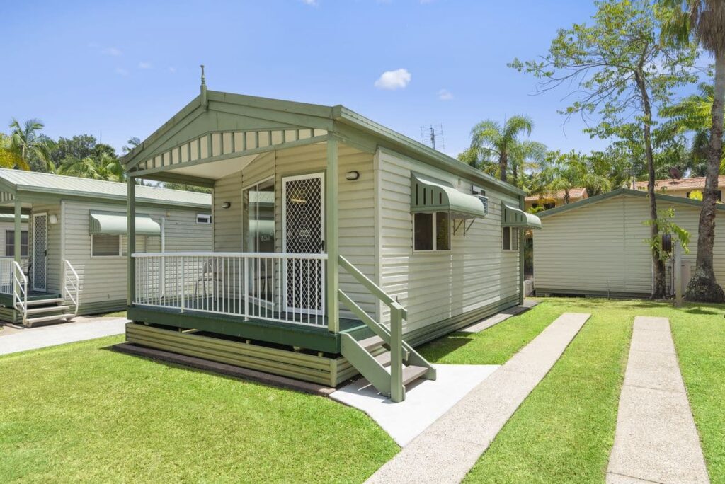 Holiday chalet accommodation with garden